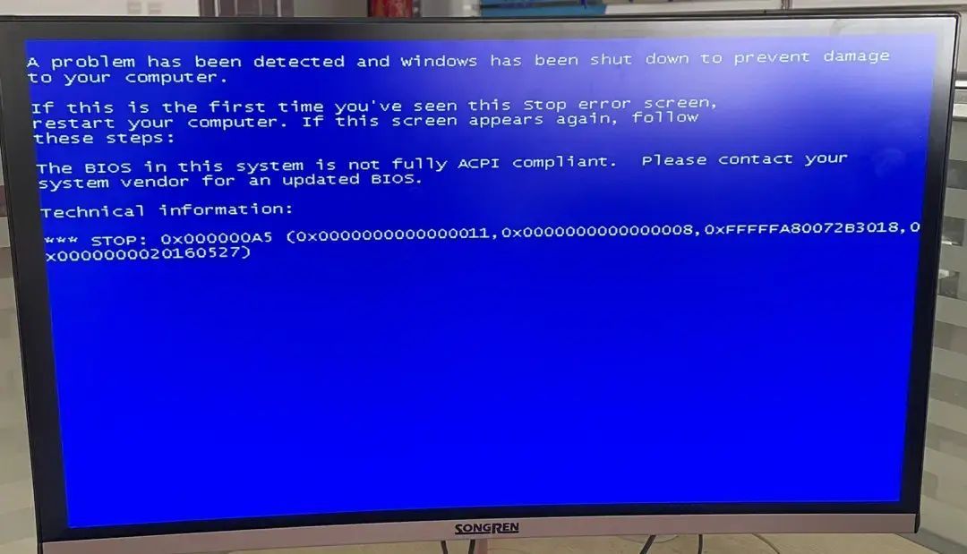 电脑开机蓝屏进入不了桌面怎么解决（无法进入系统及出现英文电脑蓝屏一键恢复方法）