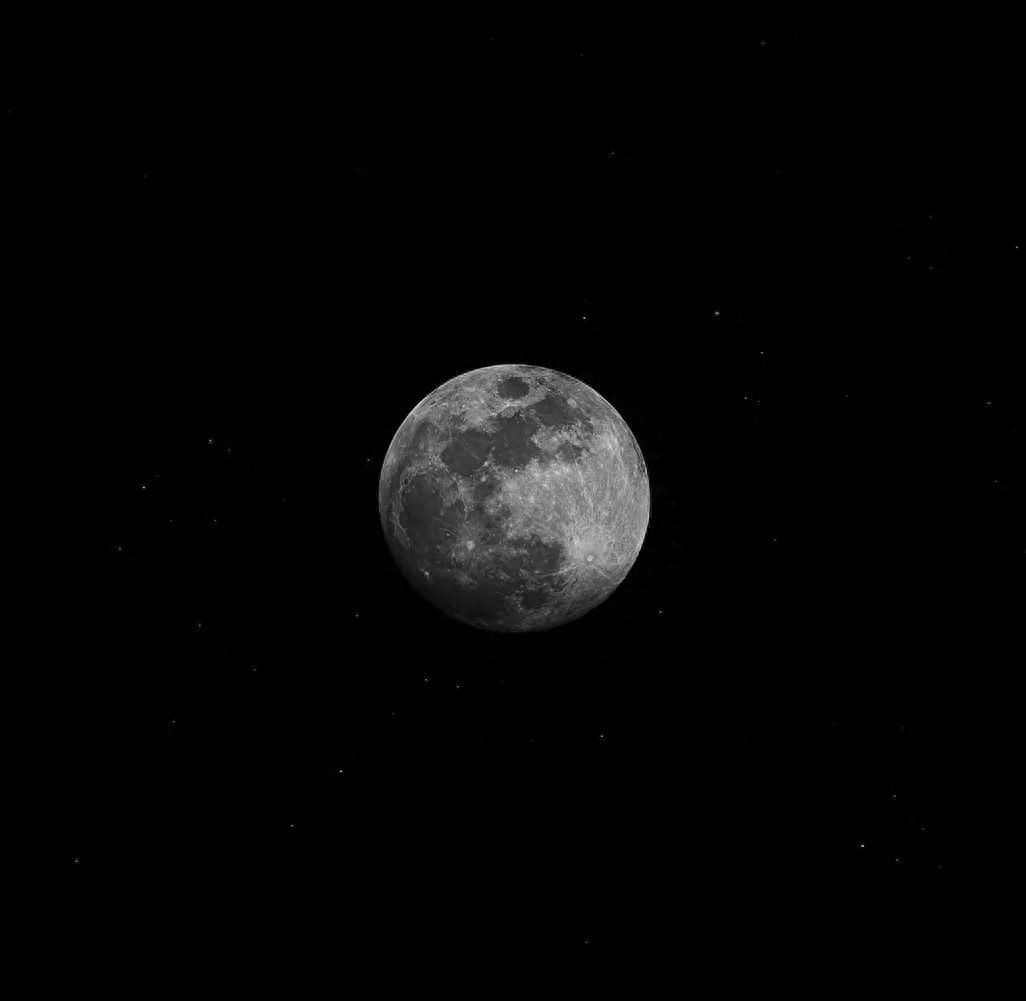 OPPO手机怎么拍月亮不会散光（专业模式拍夜景的手机参数）