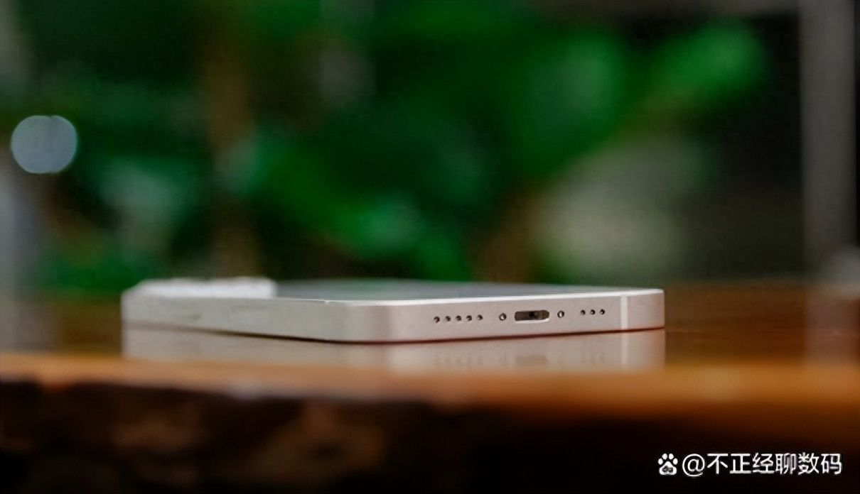 苹果 iPhone 13 评测：大众iPhone，躺平之余依旧能赚你的钱