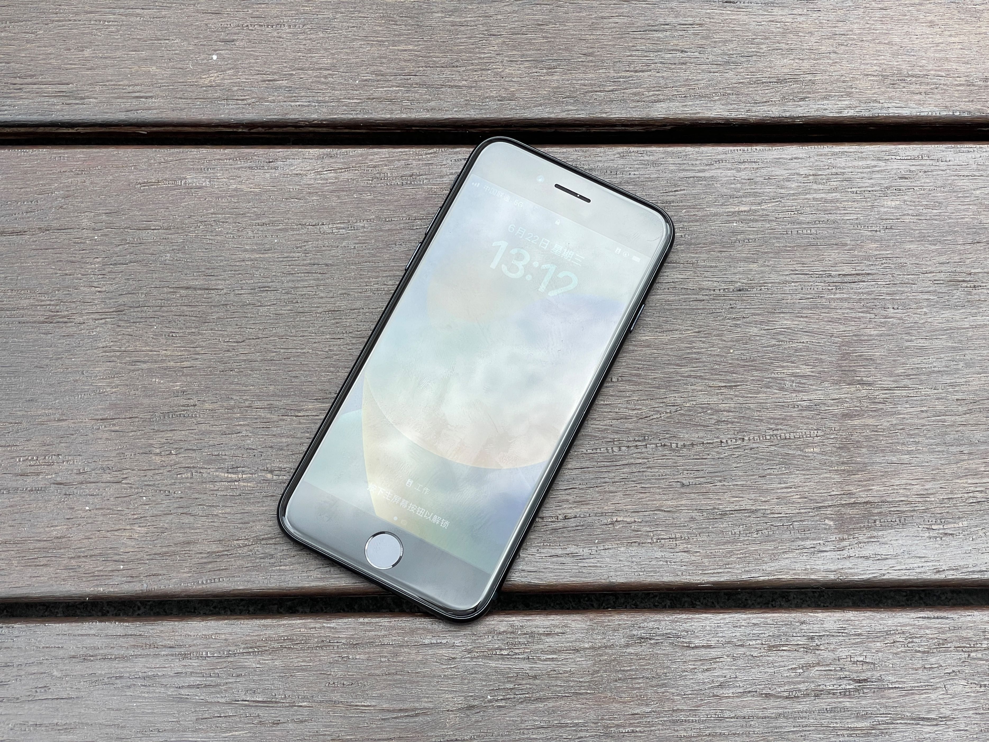 迟来的iPhone SE 2022评测：或许不是最好，但是3K档真香