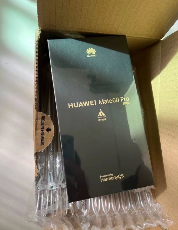 HUAWEI Mate 60 Pro参数配置及价格（2023华为公认比较好的手机推荐）