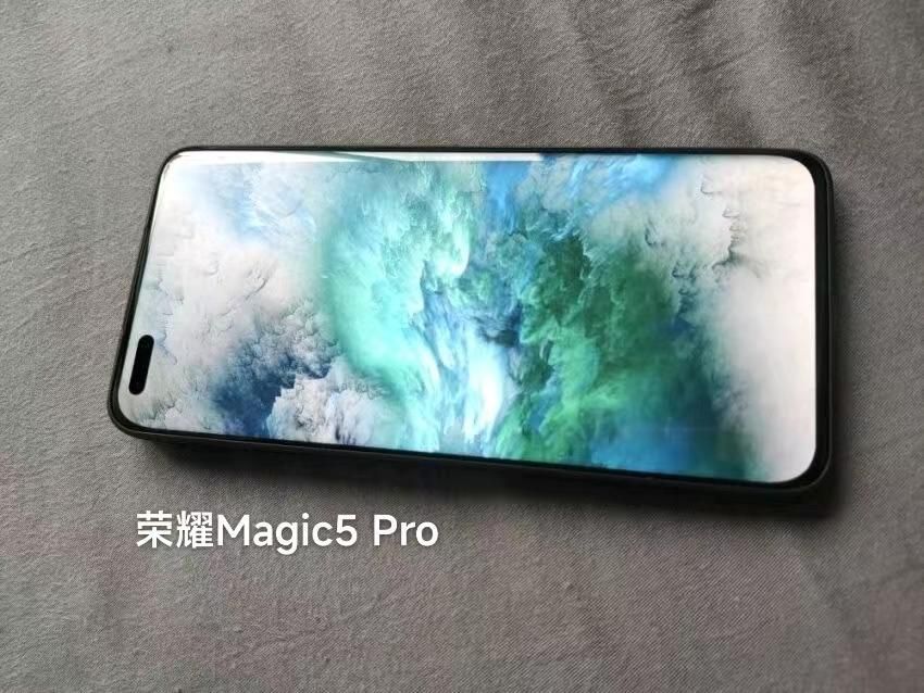 荣耀Magic5 Pro和至臻版的区别是什么（2023适合商务人士用的手机）