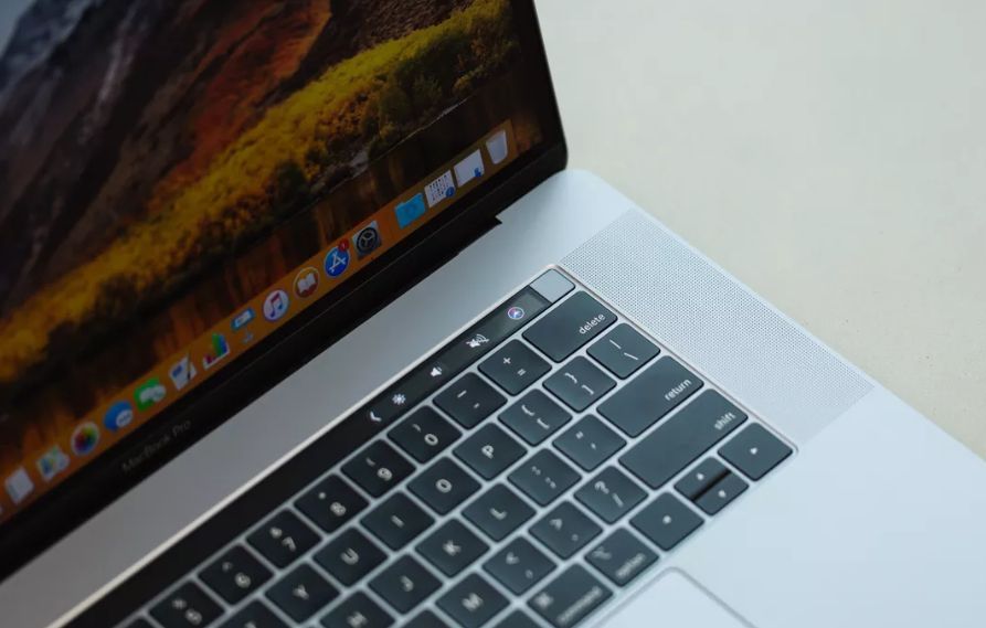 苹果Macbook Pro 15英寸测评及价格（macbook年份型号对照表）