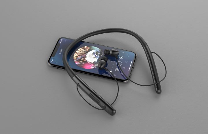 无线半入耳及头戴式耳机的正确佩戴方式示意图片（怎么正确戴耳机教程）
