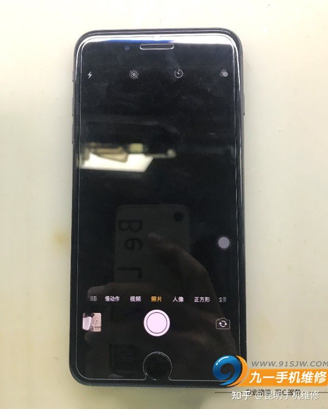 苹果11 12手机的相机后置摄像头黑屏怎么办（手机摄像头黑屏拍不了照）