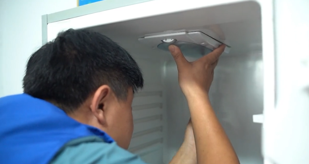 冰箱冷藏室不制冷的原因及解决方法（保鲜正常但没有冷气如何调节）
