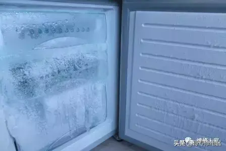 冰箱冷藏室结冰是什么原因如何解决（冷藏室结冰是坏了吗）