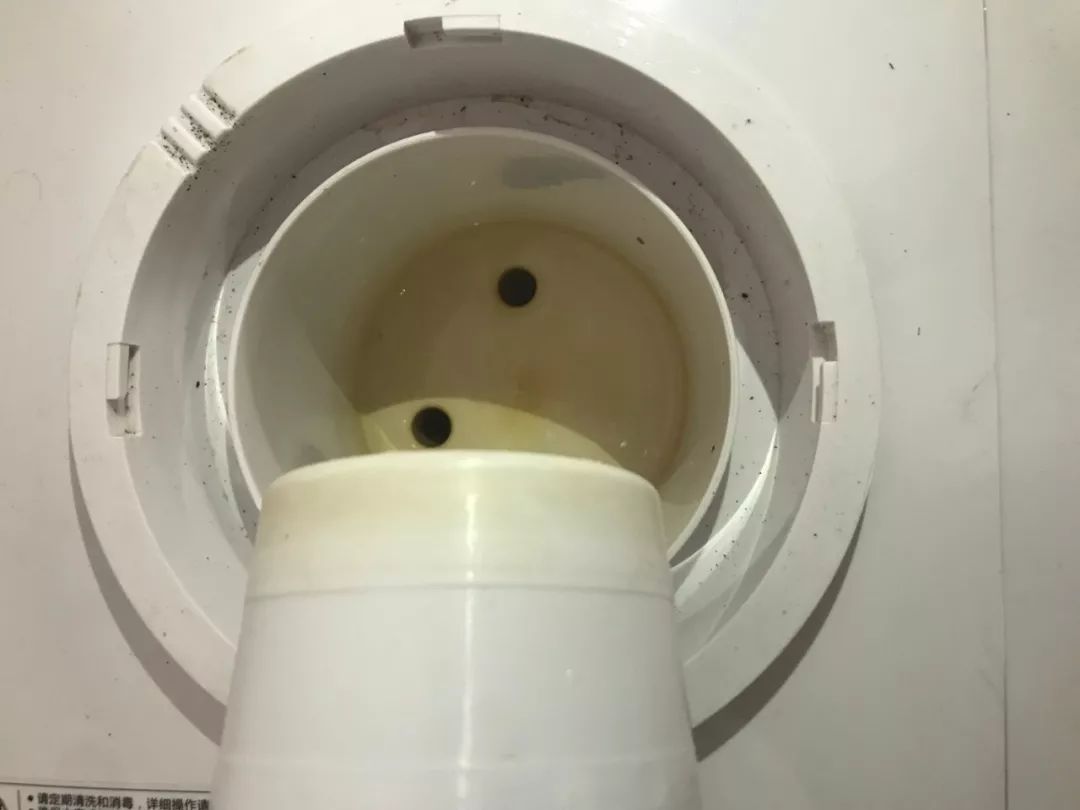 清洗饮水机的简单正确方法（内部水垢和内胆怎么清洗）